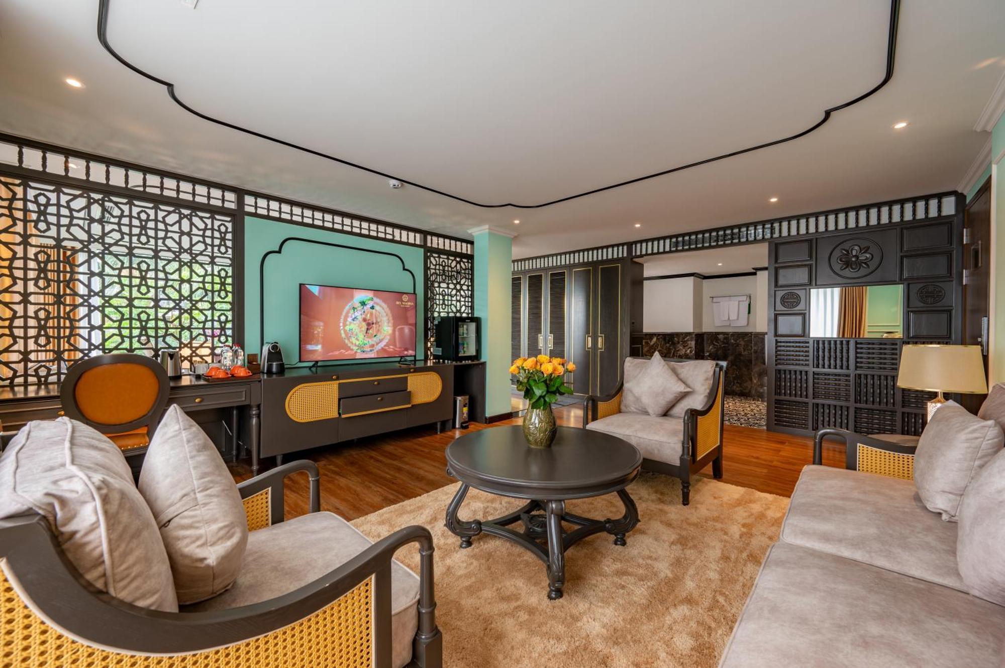 Bel Marina Hoi An Resort Екстериор снимка Living room of a suite