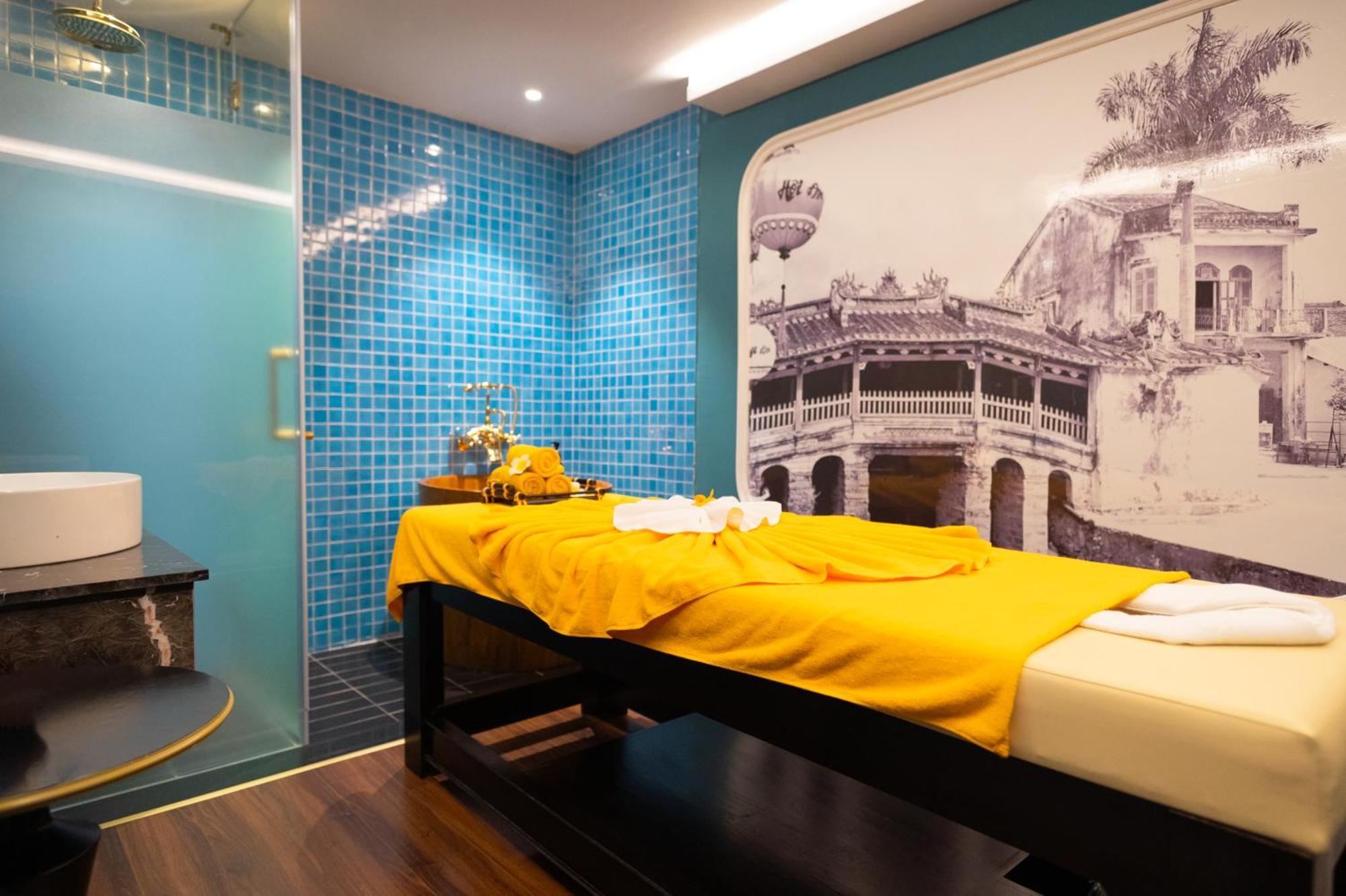 Bel Marina Hoi An Resort Екстериор снимка A massage room at a spa in Bangkok, Thailand